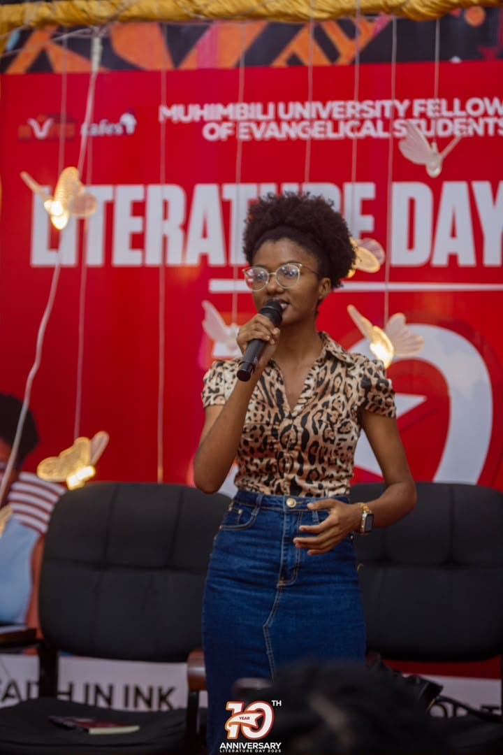 Holding the room at Literature Day